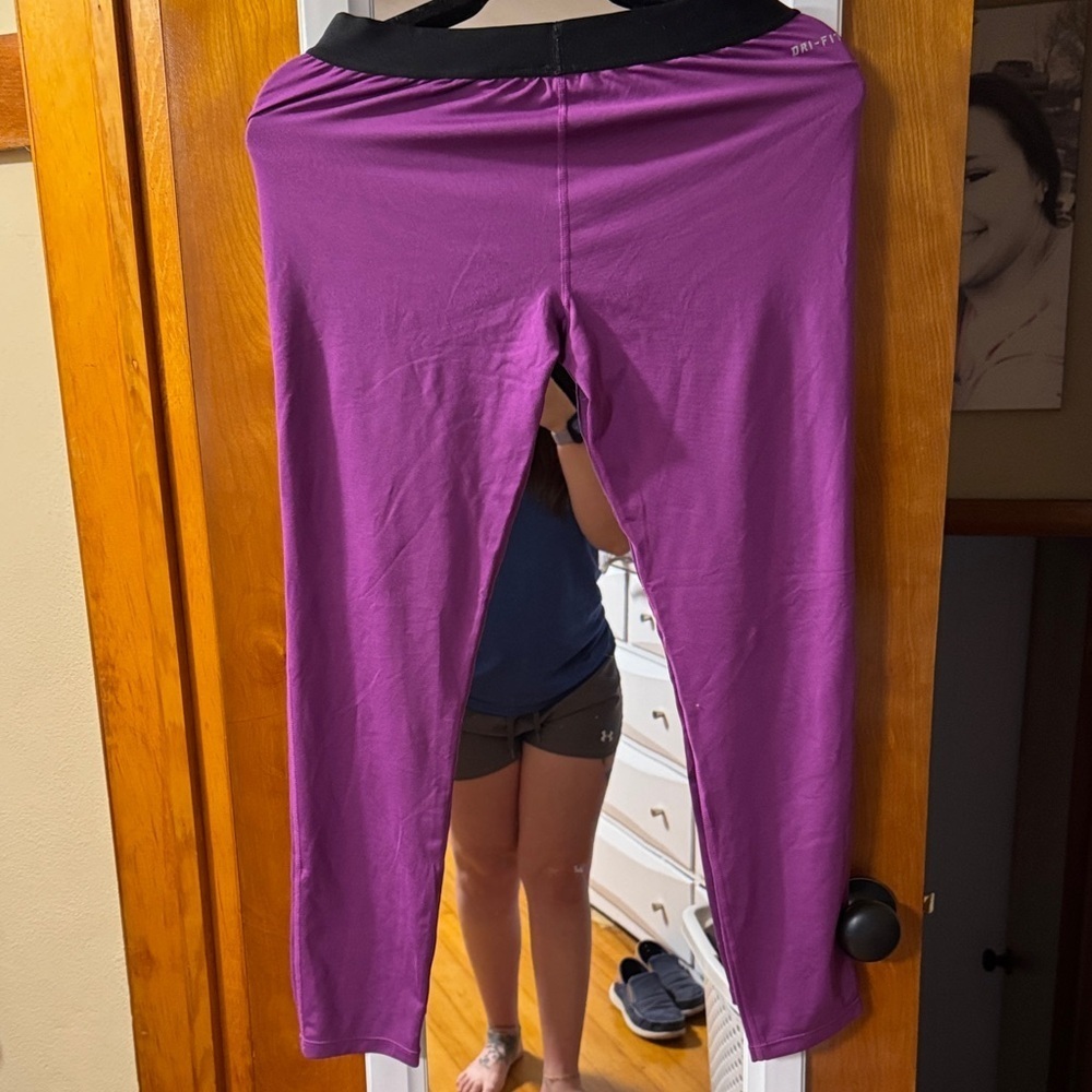 Nike Pro Vivid Purple Leggings - Picture 4 of 4